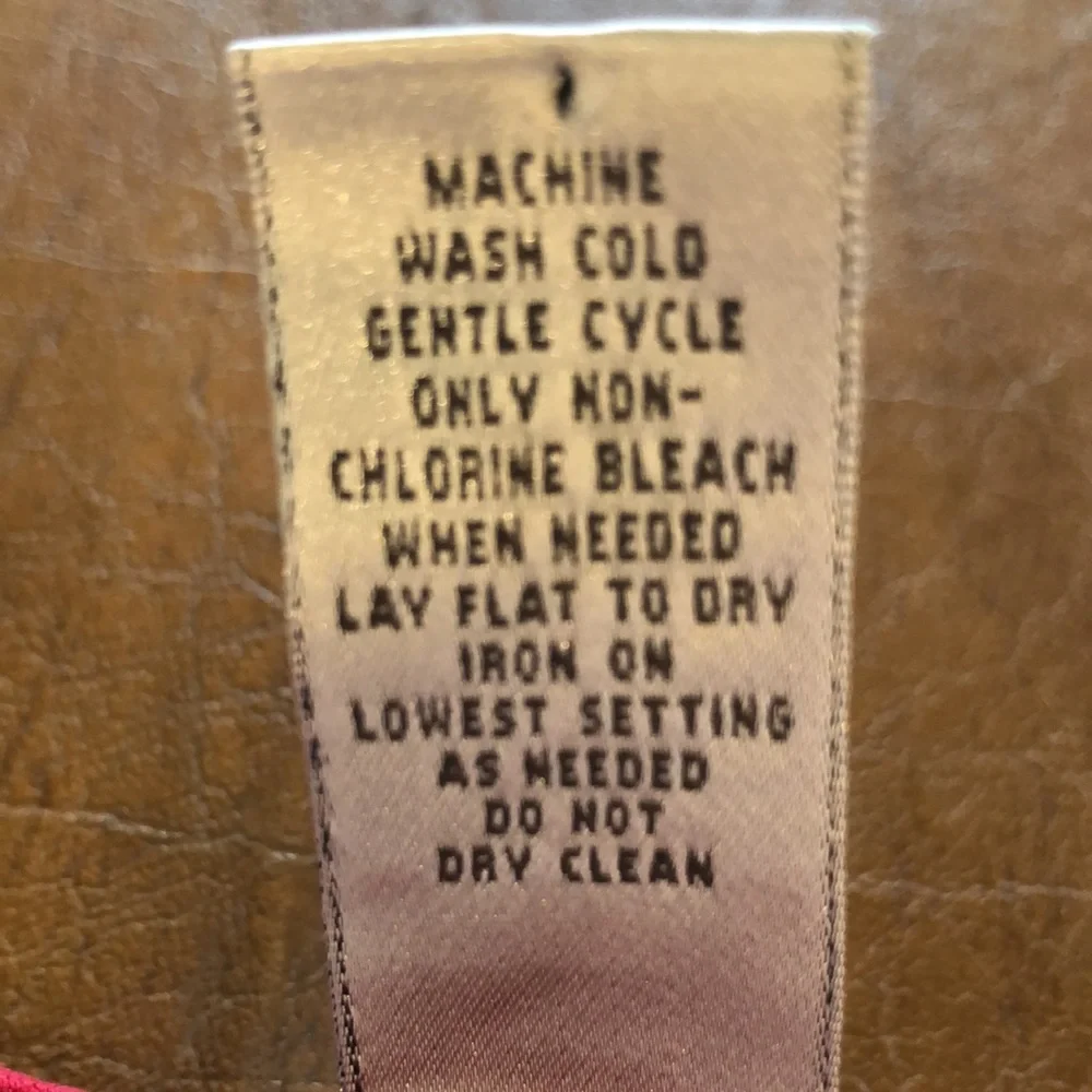 Chico’s Red Short Sleeve Shirt - Picture 6 of 6